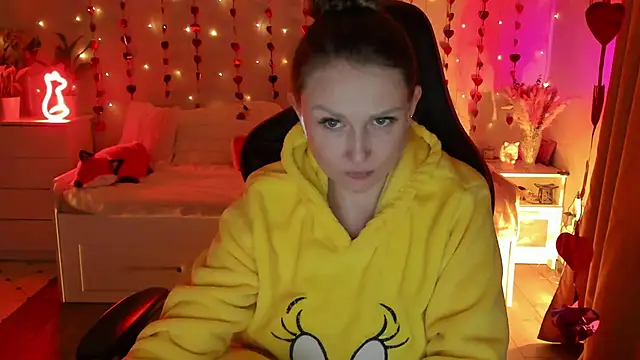 Snapshot of desperatehousewife__ chatting on February 6, 2025, 10:37 am desperatehousewife   online show from February 6, 2025, 10:37 am
