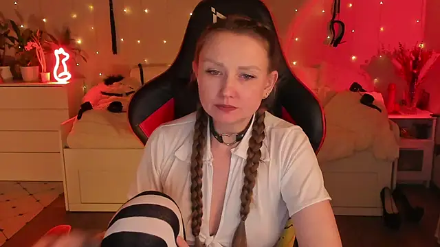 Snapshot of desperatehousewife__ chatting on March 8, 2025, 3:28 am desperatehousewife   online show from March 8, 2025, 3:28 am