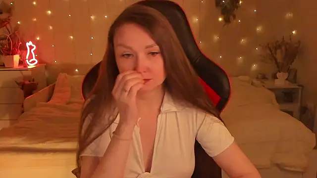 desperatehousewife   online show from February 1, 2026, 6:39 pm