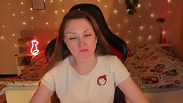 desperatehousewife   online show from April 1, 2026, 7:11 pm