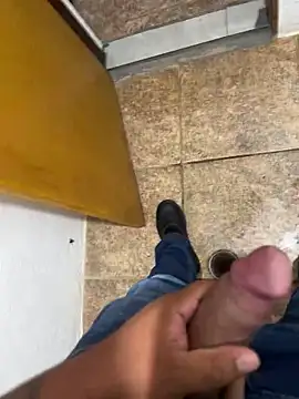 Luizcalado20 online show from January 21, 2025, 12:57 am