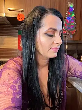 Hotmomcheckk  online show from December 16, 2025, 2:22 pm