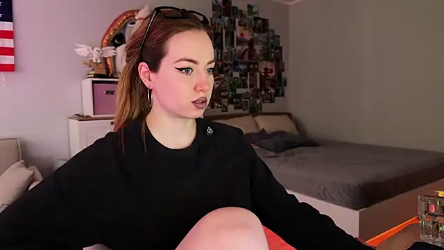 LinaWitch online show from March 18, 2026, 1:47 pm