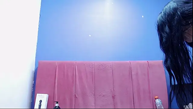 agathacorlincm101 online show from September 24, 2025, 7:28 pm