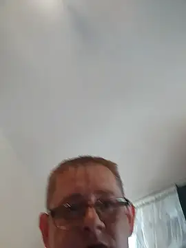 lukasl729 online show from July 4, 2026, 9:48 am