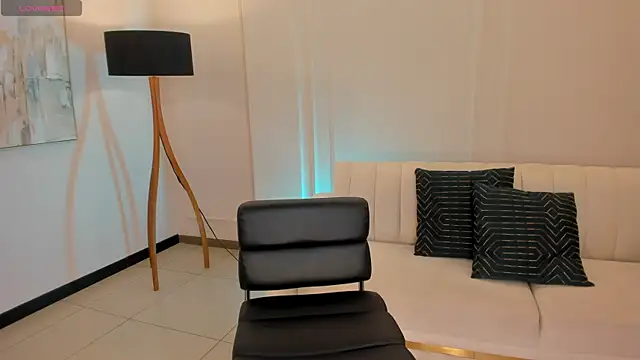 MollySundersX online show from March 10, 2025, 8:01 pm