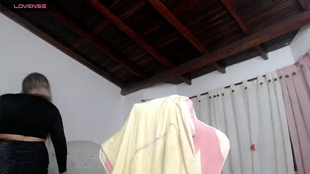 Snapshot of milk_cow_ chatting on October 7, 2025, 6:21 am milk cow  online show from October 7, 2025, 6:21 am