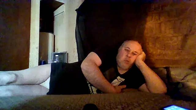 Nightshade7712 online show from November 20, 2025, 8:58 am