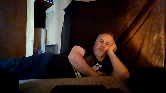 Nightshade7712 online show from February 17, 2026, 4:42 am