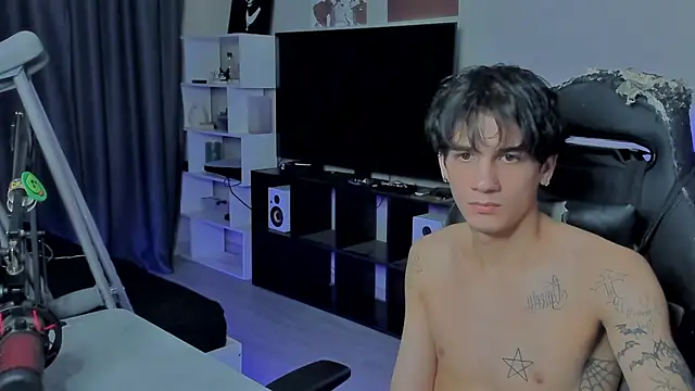 MarkBrowniii online show from September 21, 2025, 5:03 pm