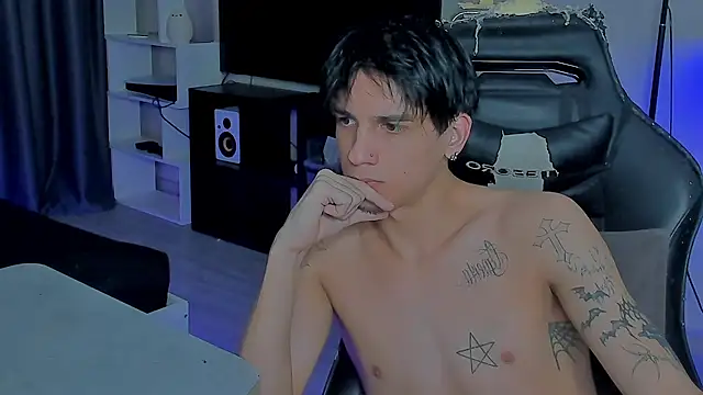 MarkBrowniii online show from December 20, 2025, 9:11 pm