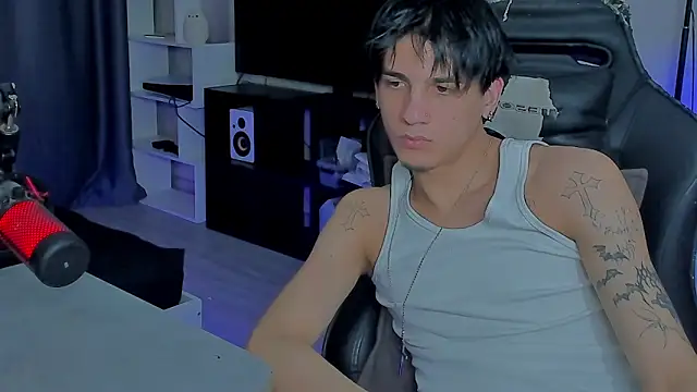 MarkBrowniii online show from December 23, 2025, 6:55 am