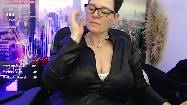 ninarandmann online show from February 27, 2025, 10:20 pm