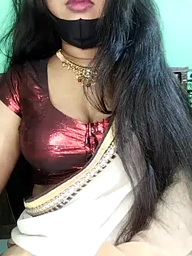 Idhika Paul online show from February 23, 2026, 3:31 pm