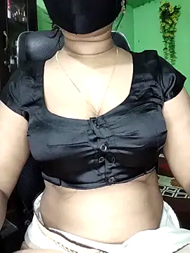 Snapshot of Idhika_Paul chatting on April 24, 2026, 5:04 pm Idhika Paul online show from April 24, 2026, 5:04 pm