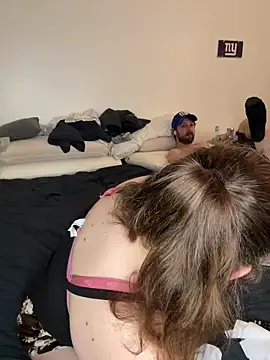 sexybee124 online show from April 14, 2026, 3:45 am