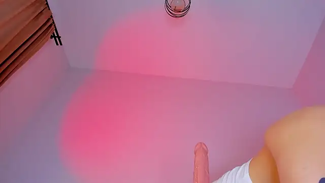 maakimo online show from April 17, 2026, 3:20 am