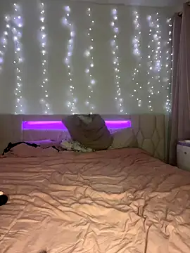 kamila french online show from September 16, 2025, 7:59 pm