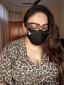 SEXY-Sardarni online show from May 5, 2026, 8:00 am