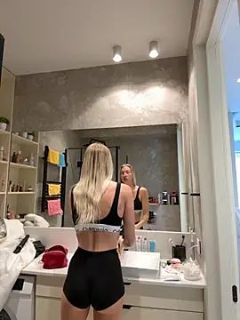 LuisaBecker online show from September 9, 2025, 6:35 am