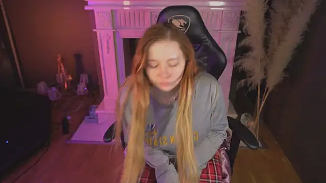 Snapshot of carolina_elf chatting on February 6, 2026, 5:34 am carolina elf online show from February 6, 2026, 5:34 am