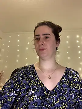 INELIKA online show from April 9, 2026, 11:21 pm