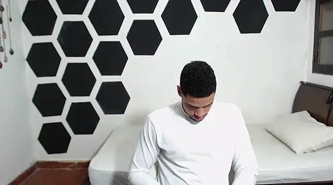 Jhors  Collens online show from February 1, 2025, 4:56 am