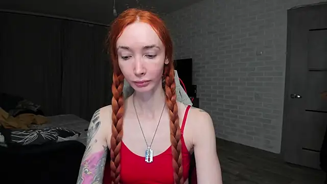 Roxy Silver online show from November 11, 2025, 9:37 pm