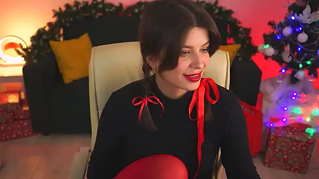 NicoleMun online show from December 5, 2024, 8:00 pm