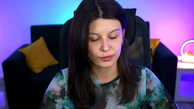 NicoleMun online show from March 4, 2025, 2:42 pm