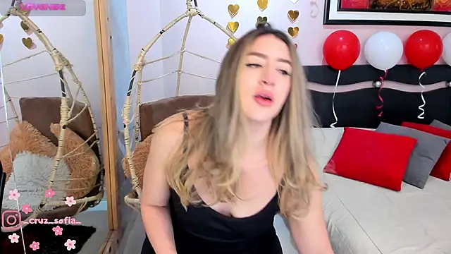  AlejaCruz  online show from February 14, 2026, 6:37 pm