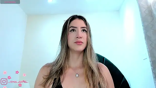  AlejaCruz  online show from February 20, 2026, 5:57 pm