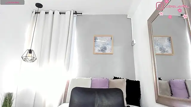  AlejaCruz  online show from June 12, 2026, 5:12 pm