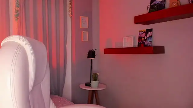 Violetta Nur online show from February 12, 2025, 4:33 am