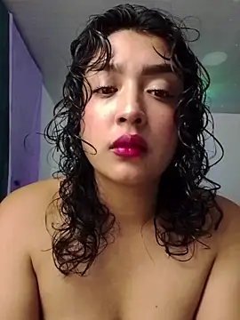 Snapshot of ema_saenz chatting on April 1, 2026, 12:33 am ema saenz online show from April 1, 2026, 12:33 am