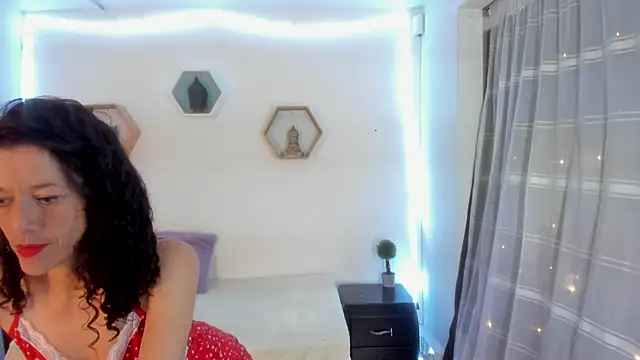 Snapshot of Paloma_victory chatting on December 3, 2024, 8:28 pm Paloma victory online show from December 3, 2024, 8:28 pm
