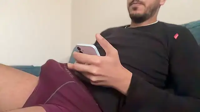 Snapshot of Mooka69 chatting on March 8, 2025, 12:41 pm Mooka69 online show from March 8, 2025, 12:41 pm