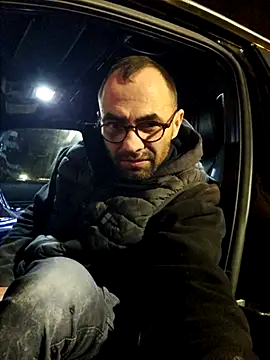 Snapshot of robertilevis chatting on January 15, 2025, 6:19 pm robertilevis online show from January 15, 2025, 6:19 pm