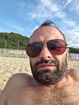 Snapshot of robertilevis chatting on September 9, 2025, 4:39 pm robertilevis online show from September 9, 2025, 4:39 pm