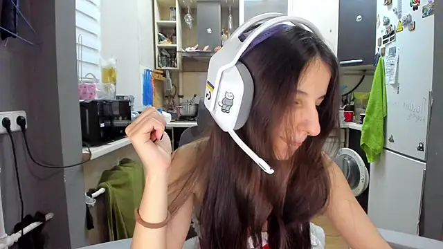  Nika Kik online show from February 9, 2026, 7:18 pm