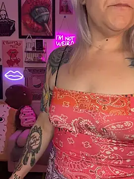 CherryBombBomb online show from February 16, 2025, 4:31 am