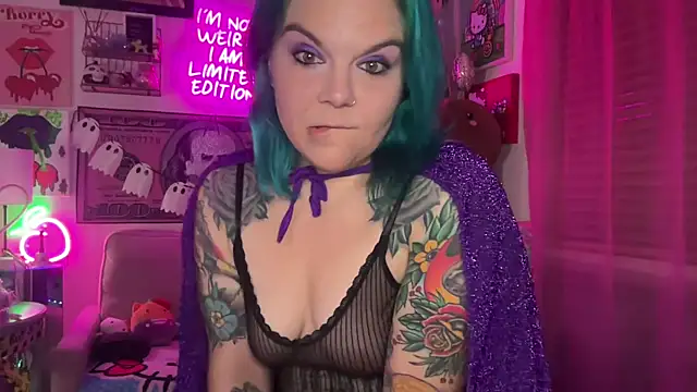 CherryBombBomb online show from October 28, 2025, 5:00 am