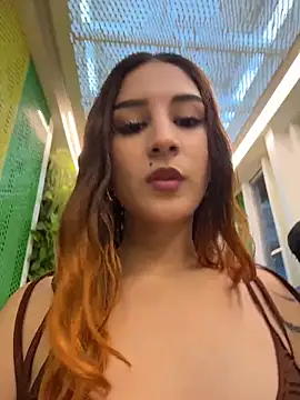 Snapshot of Mon_Cherry chatting on February 10, 2026, 1:21 am Mon Cherry online show from February 10, 2026, 1:21 am