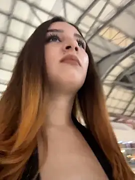 Snapshot of Mon_Cherry chatting on March 28, 2026, 1:05 am Mon Cherry online show from March 28, 2026, 1:05 am