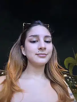 Snapshot of Mon_Cherry chatting on April 1, 2026, 1:28 am Mon Cherry online show from April 1, 2026, 1:28 am