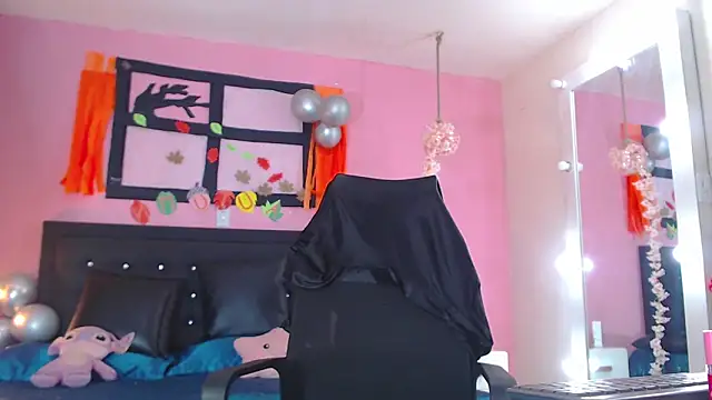 SamaraCortez online show from October 10, 2025, 7:46 pm