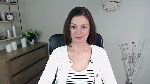 Snapshot of VivianWILD chatting on January 17, 2025, 3:53 pm VivianWILD online show from January 17, 2025, 3:53 pm