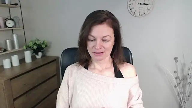 Snapshot of VivianWILD chatting on January 20, 2025, 6:53 am VivianWILD online show from January 20, 2025, 6:53 am