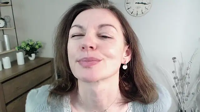 Snapshot of VivianWILD chatting on January 21, 2025, 10:08 am VivianWILD online show from January 21, 2025, 10:08 am