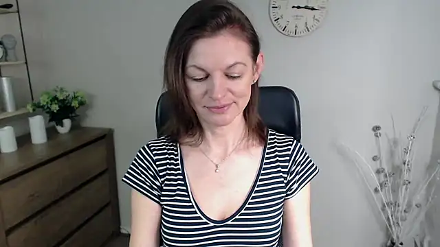 Snapshot of VivianWILD chatting on January 23, 2025, 6:49 am VivianWILD online show from January 23, 2025, 6:49 am